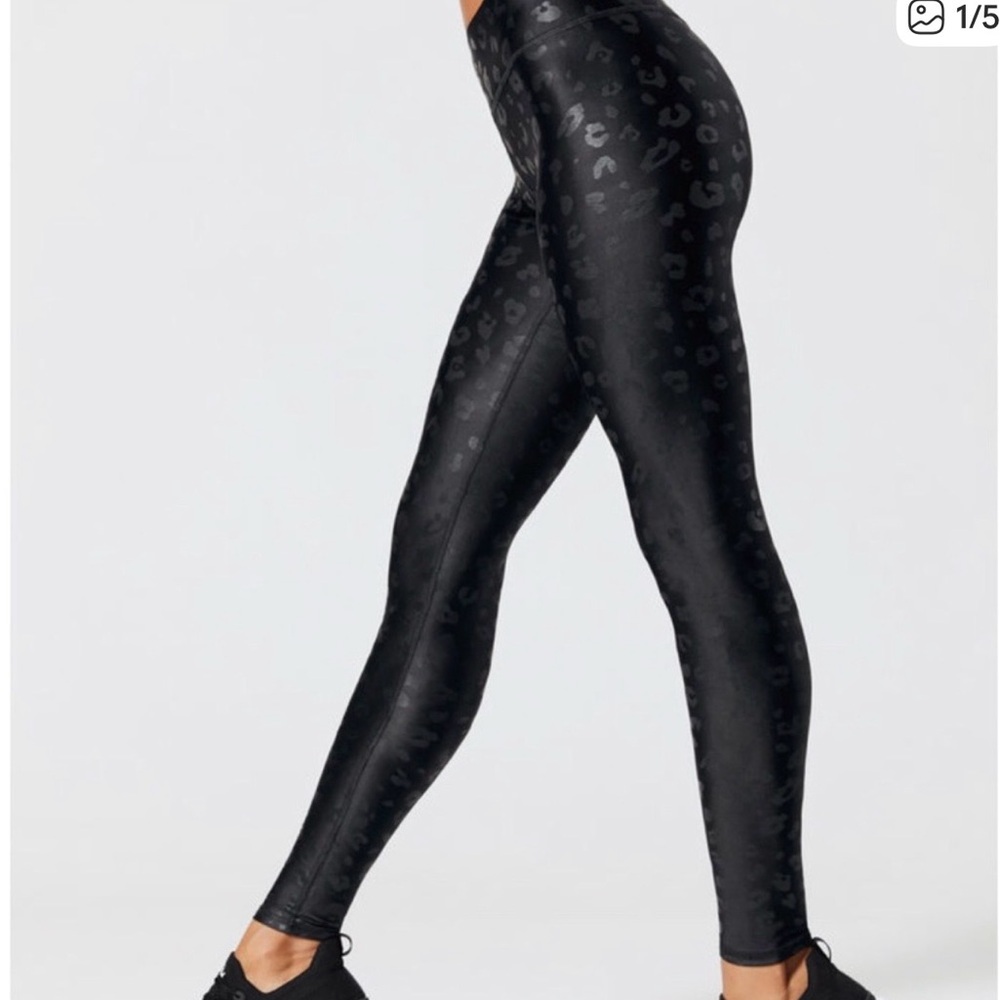 Terez Foil Printed Black Leopard Leggings Medium